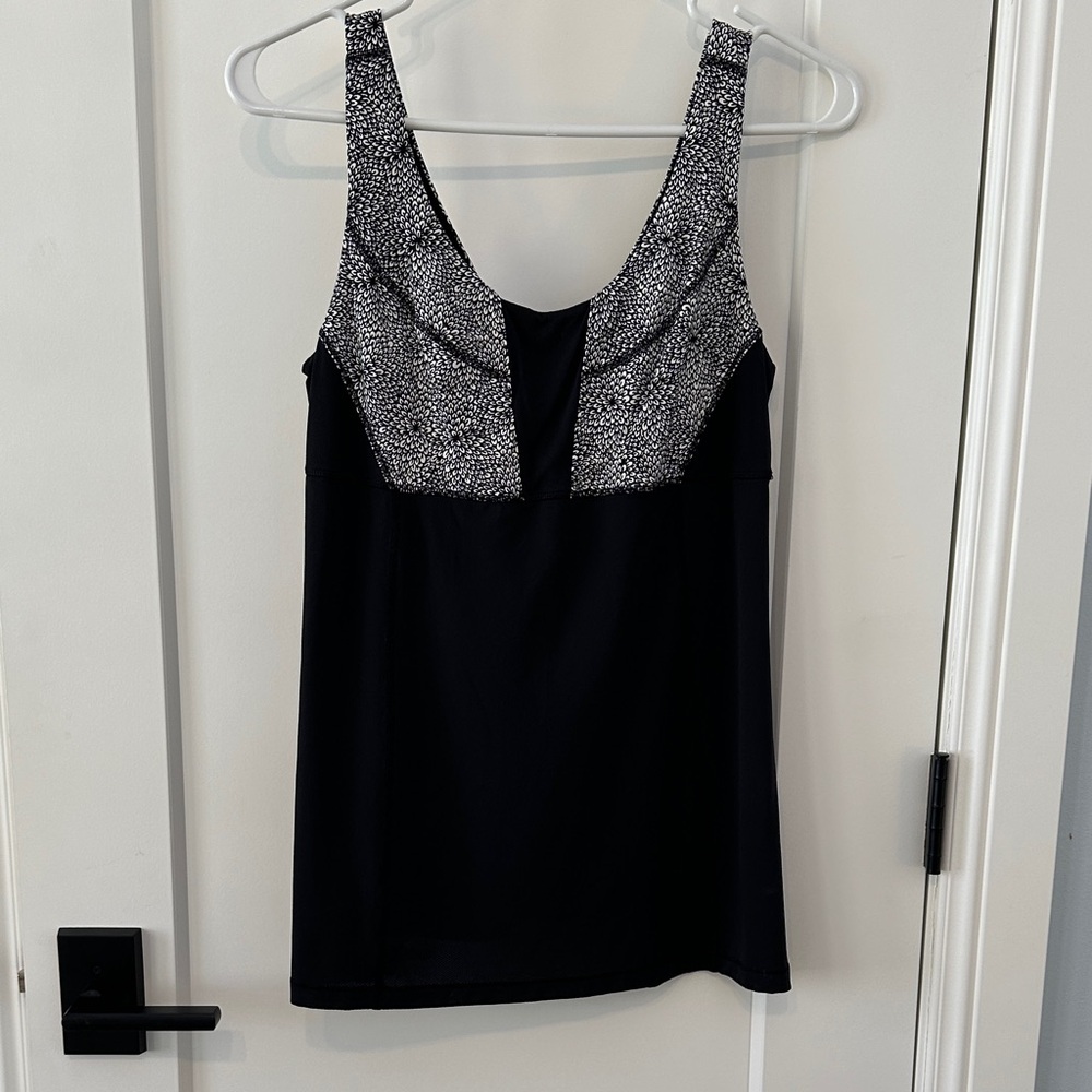 Lululemon Athletica Black Camisole with Black and White Pattern